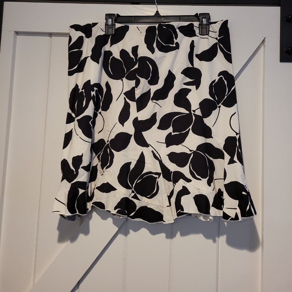 White House/Black Market mini skirt